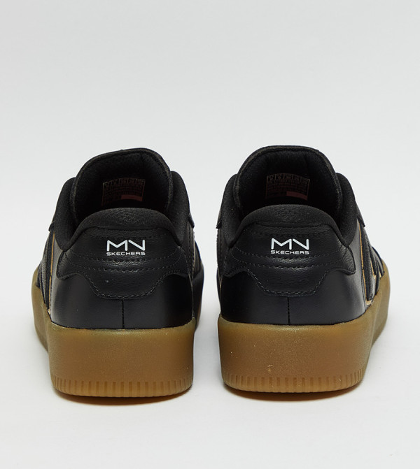 Skechers  - BLACK Low Top