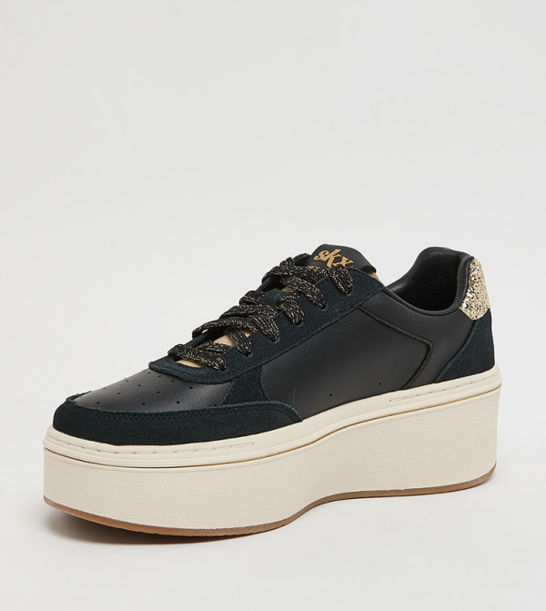 Skechers  - Black Low Top