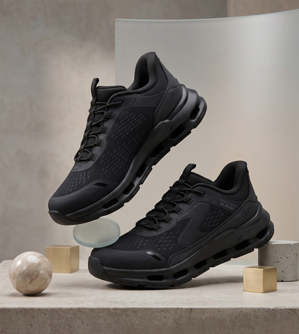 Skechers  RUNNING & TRAINING - BLACK Running & Training