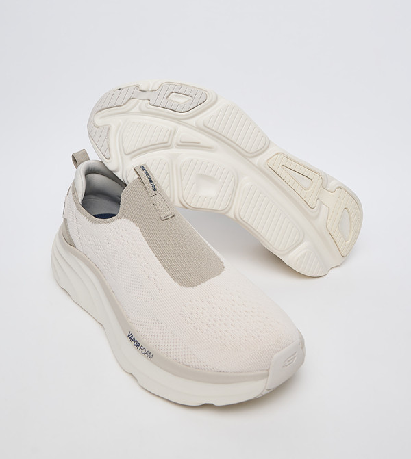 Skechers Skechers - Beige Walking Shoes