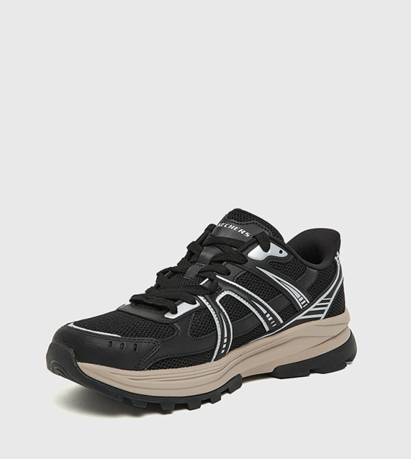 Skechers - Black Low Top