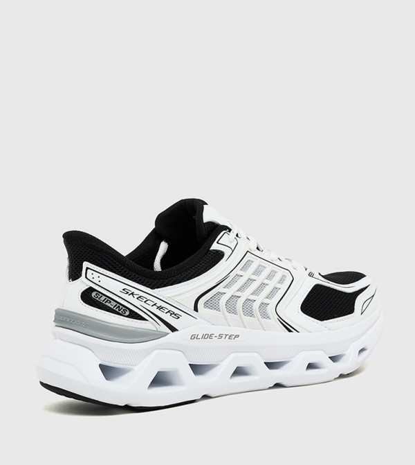 Skechers Low Top - White Low Top