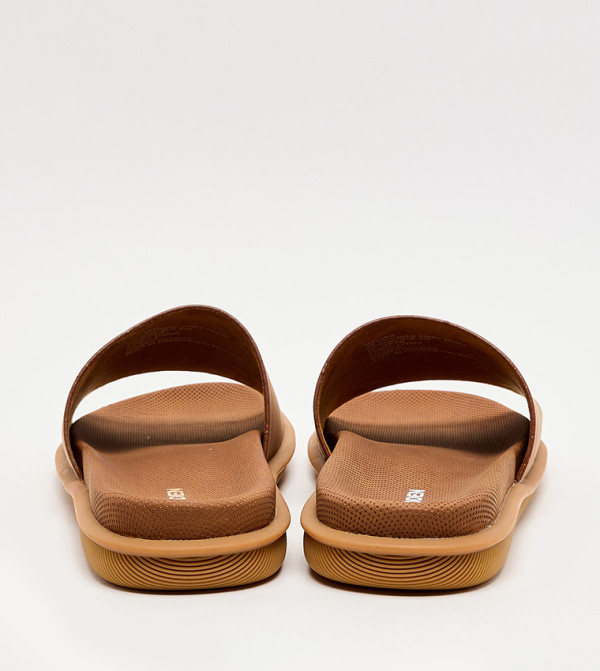ستيف مادن  أحذية - بني  Flat Sandals
