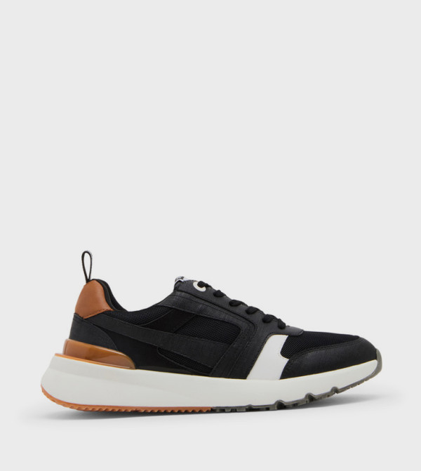 Steve Madden Steve Madden - Black Low Top