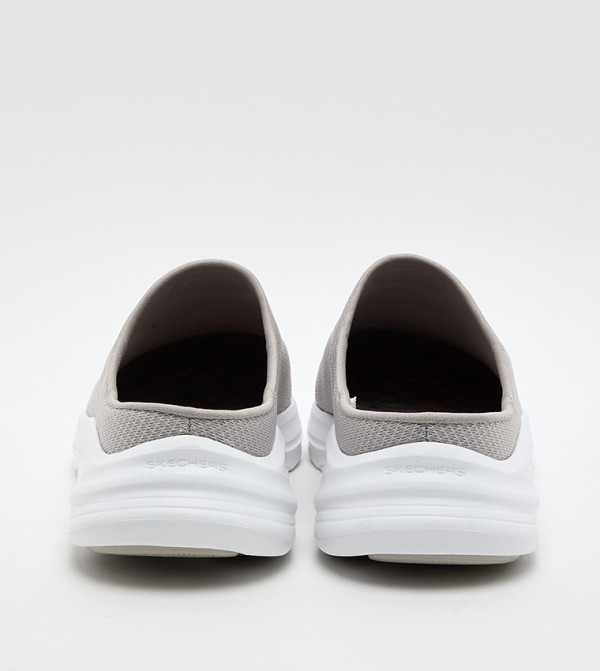 سكيتشرز سكيتشرز - رمادي داكن أحذية المشي