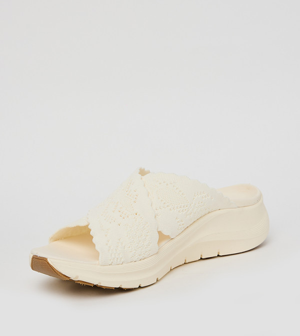 Skechers Skechers - Cream Platforms