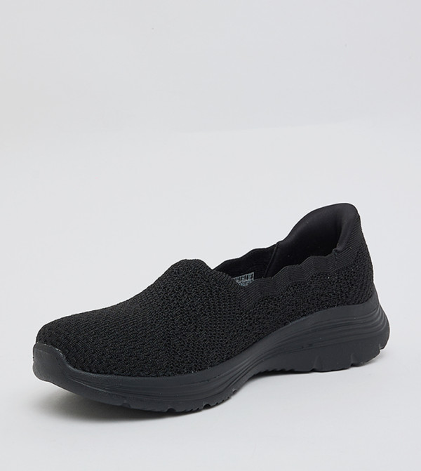 سكيتشرز  Slip-Ons - أسود سهل الارتداء