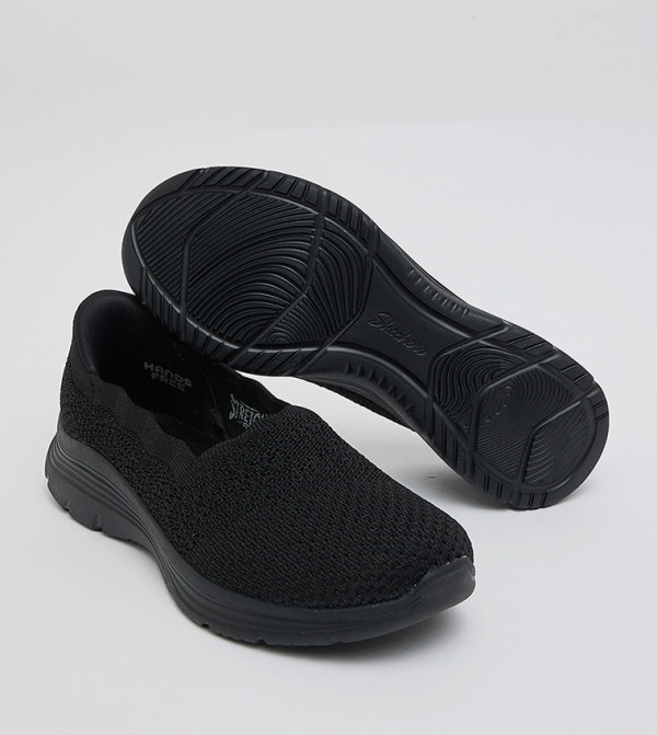 سكيتشرز  Slip-Ons - أسود سهل الارتداء