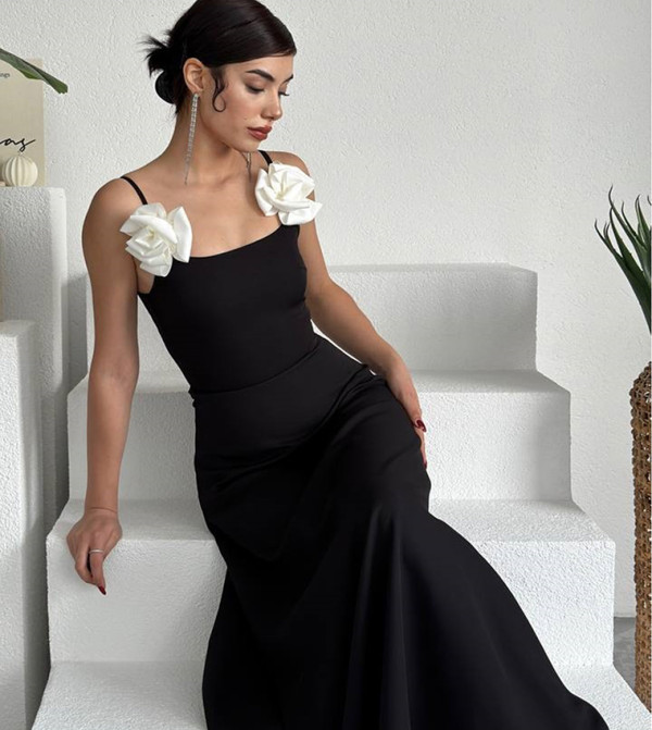 Lovebox Lovebox - BLACK Midi Dresses