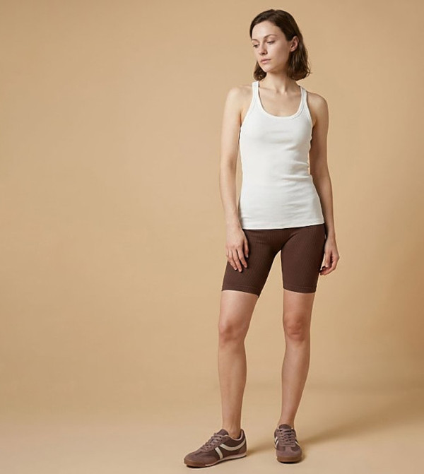 أر آند بي  توبات بلا أكمام  - أوف وايت  Sleeveless Tops