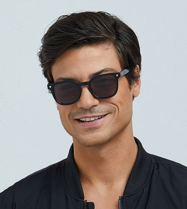 30 سندايز  مربعة - أسود Square Sunglasses