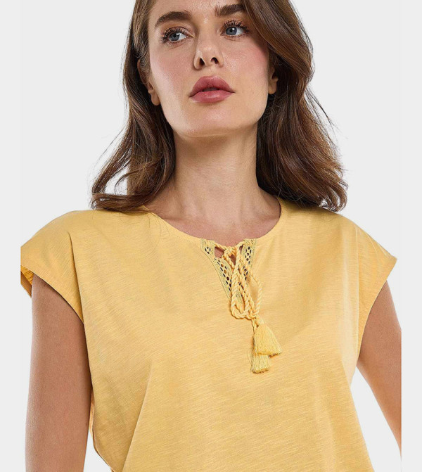 أر آند بي  - أصفر Casual Tops