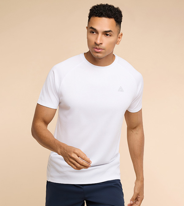أر آند بي  تيشيرتات وفانيلات  - أبيض T-Shirts & Vests