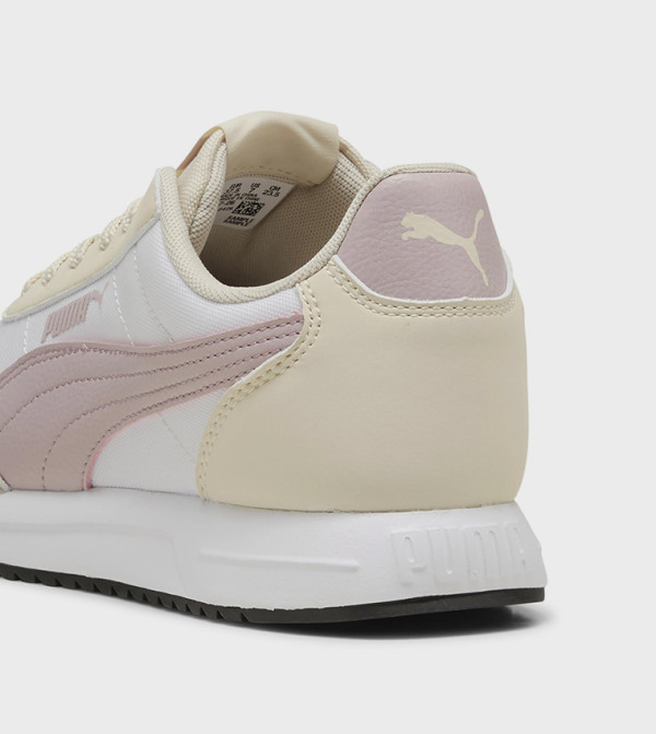 Puma Sneakers - Cream Low Top