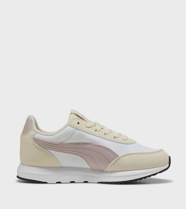 Puma Sneakers - Cream Low Top