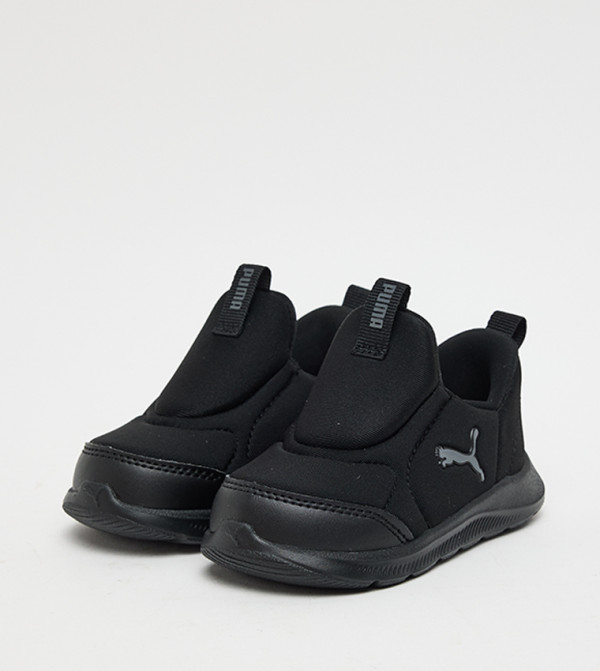 Puma  Footwear - BLACK Casual Slip-On's