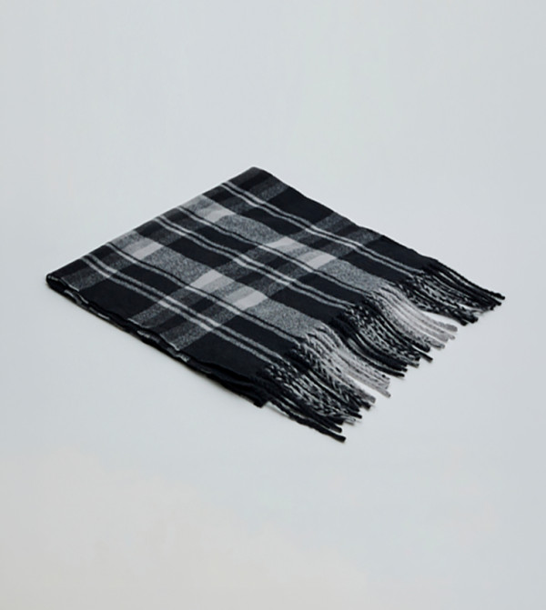 R&B  Scarves - BLACK Knitted Scarves