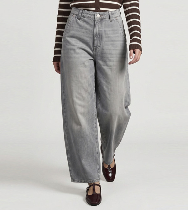R&B Mom Jeans - Grey Round Neck T-Shirts