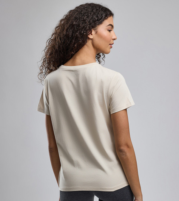 أر آند بي  تيشيرتات  كم قصير  - لحمي Short Sleeve T-Shirts