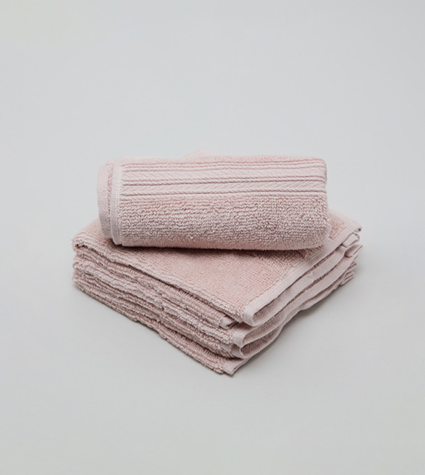 R&B Bath & Bedding - Pink Short Sleeve T-Shirts
