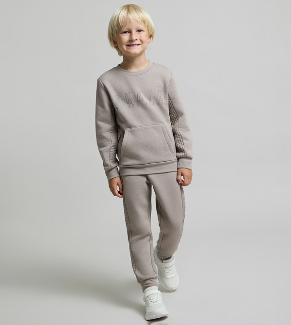 أر آند بي - بيج "مجموعات الملابس "