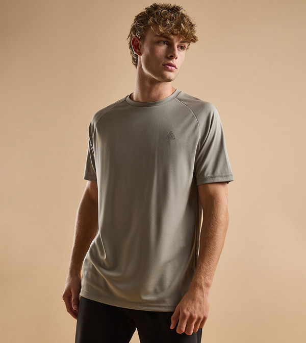 أر آند بي  - أخضر T-Shirts & Vests