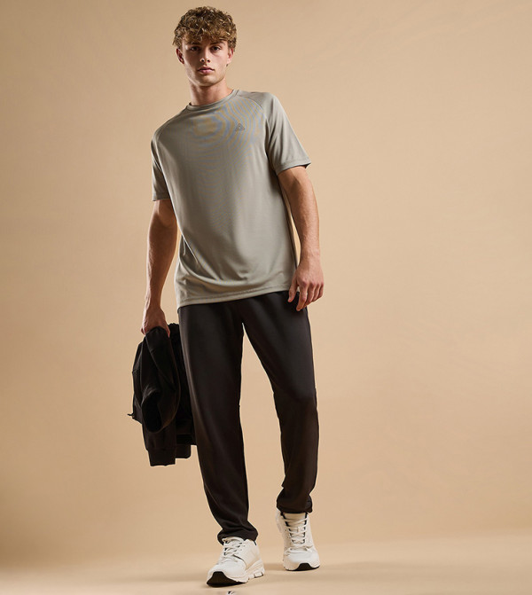 أر آند بي  - أخضر T-Shirts & Vests