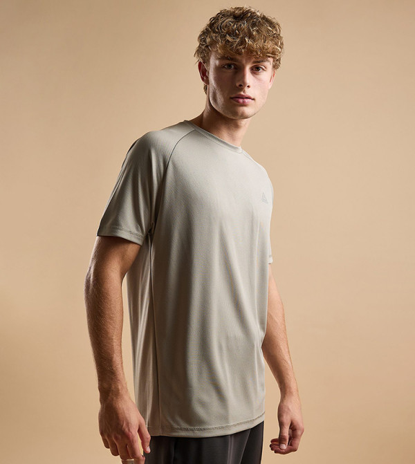 أر آند بي  - أخضر T-Shirts & Vests