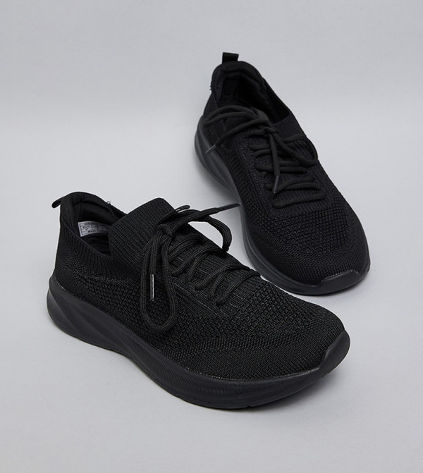 أر آند بي  Slip-Ons - أسود سهل الارتداء