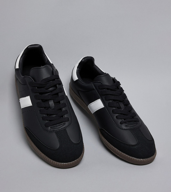 أر آند بي  أحذية سنيكرز - أسود أحذية برقبة منخفضة 