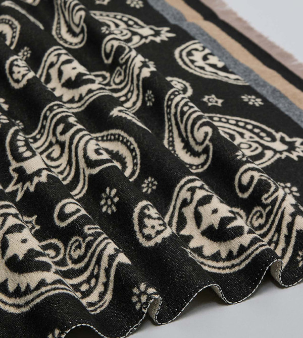 أر آند بي أوشحة - أسود Blanket Scarves