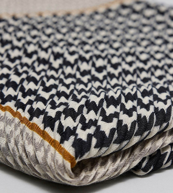 R&B  Blanket Scarves - Black Blanket Scarves