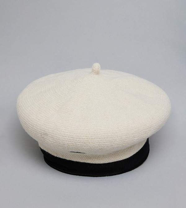 أر آند بي  - عاجي  بيريه