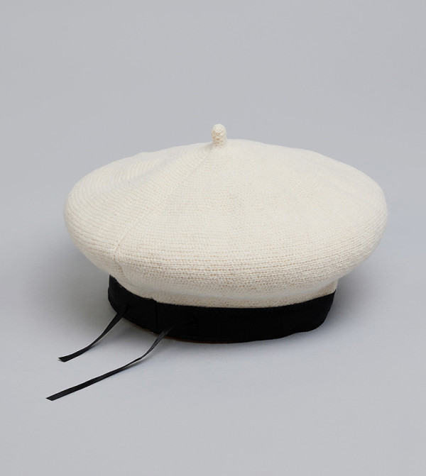 أر آند بي  - عاجي  بيريه