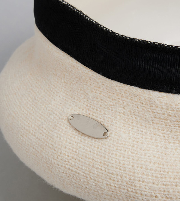 أر آند بي  - عاجي  بيريه