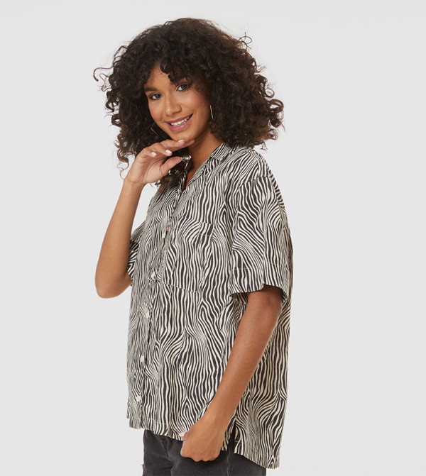 Levi's Tops - Black Shirts