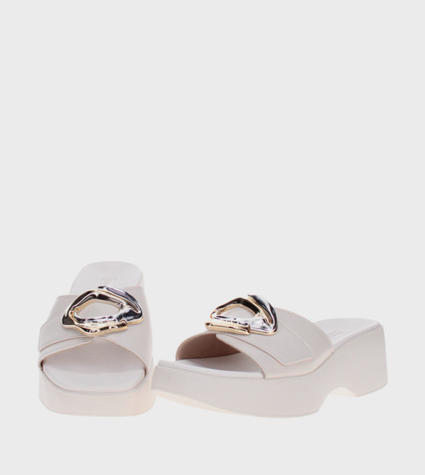 Moleca Moleca - Off White Wedges