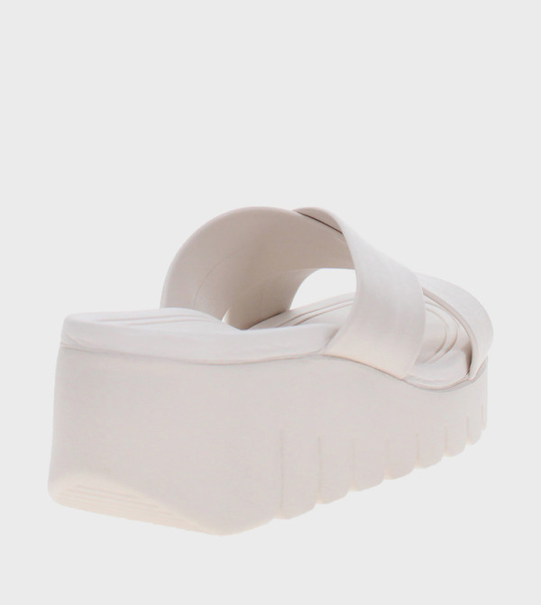 موليكا  - أوف وايت أحذية كعب سميك