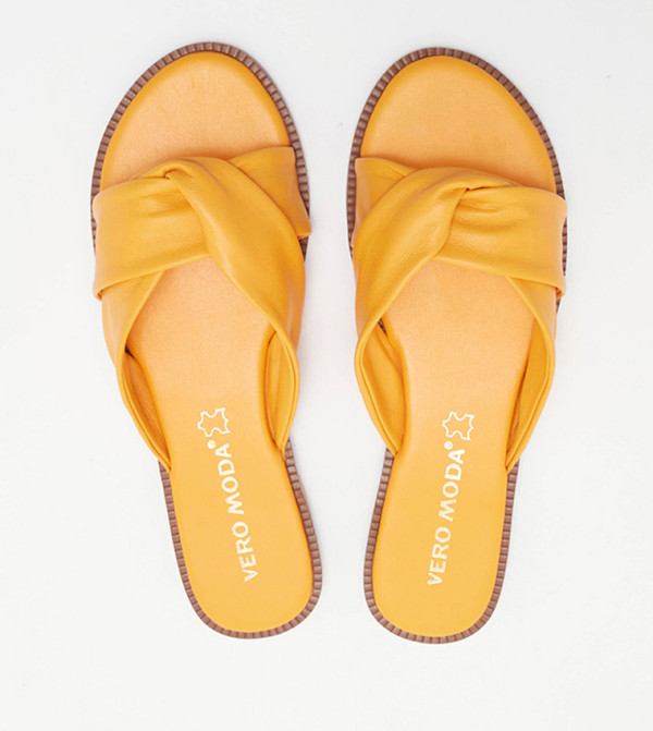 فيرو مودا فيرو مودا - أصفر Flat Sandals