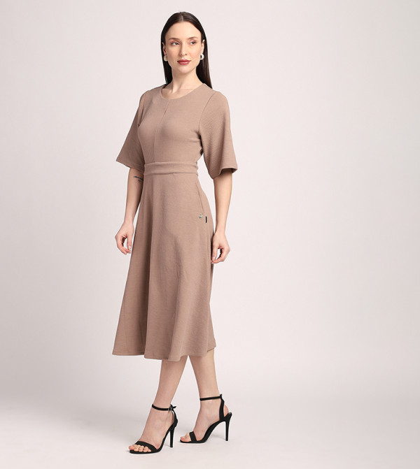 بيفرلي هيلز بولو كلوب  - حنطي Midi Dresses