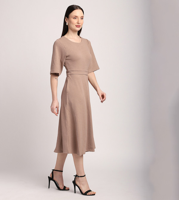 بيفرلي هيلز بولو كلوب  - حنطي Midi Dresses