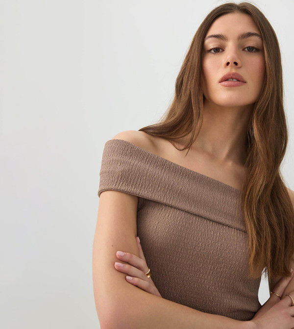 اردين توبات قصيرة - بني Cropped Tops