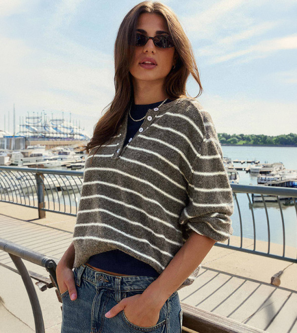 اردين سترات - بني Round Neck Sweaters