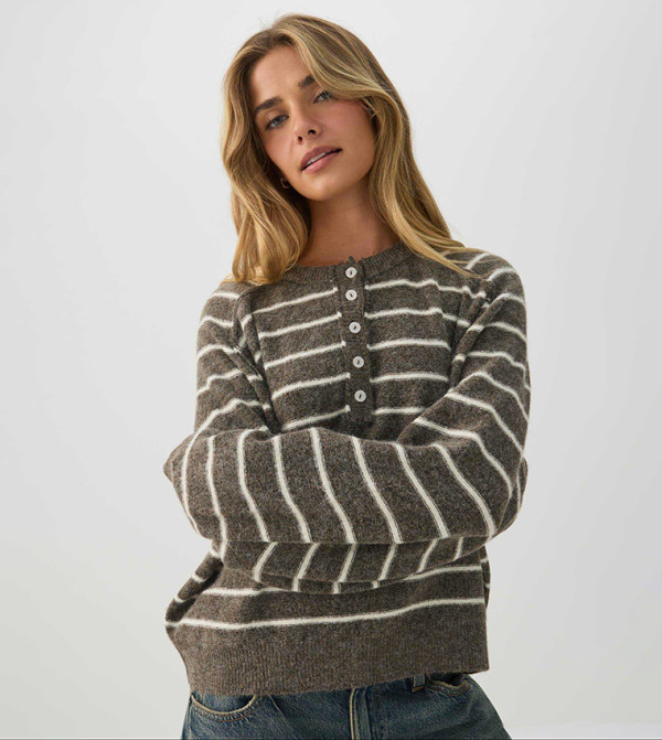 اردين سترات - بني Round Neck Sweaters