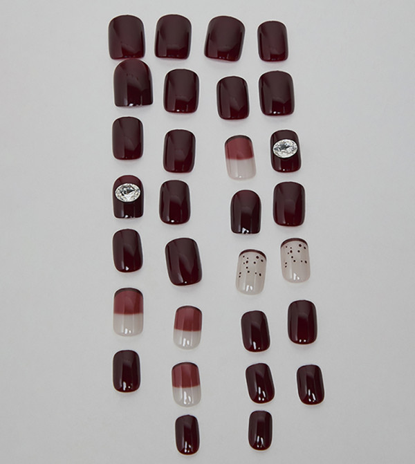 R&B  Nails - Red Nail Accessories