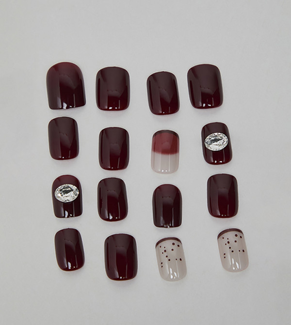 R&B  Nails - Red Nail Accessories