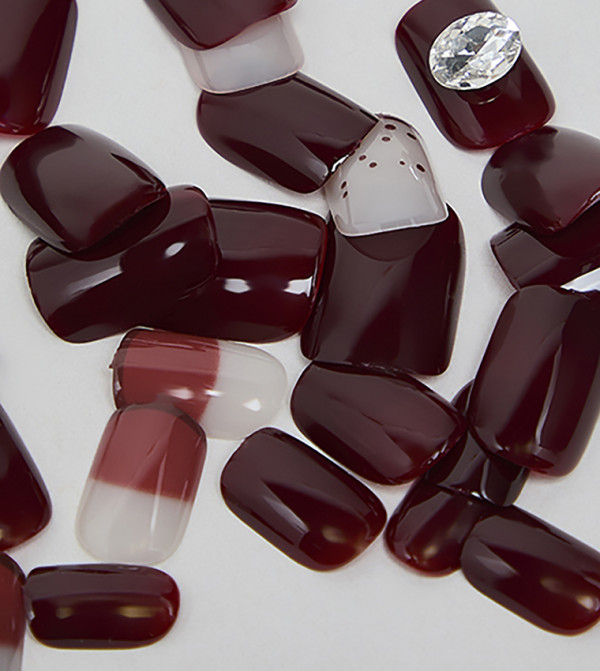 R&B  Nails - Red Nail Accessories