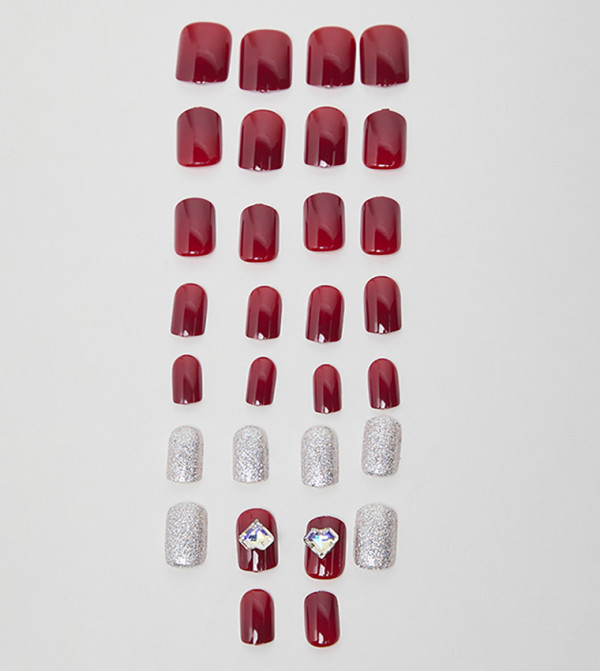 أر آند بي  إكسسوارات الأظافر - أحمر  Nail Accessories