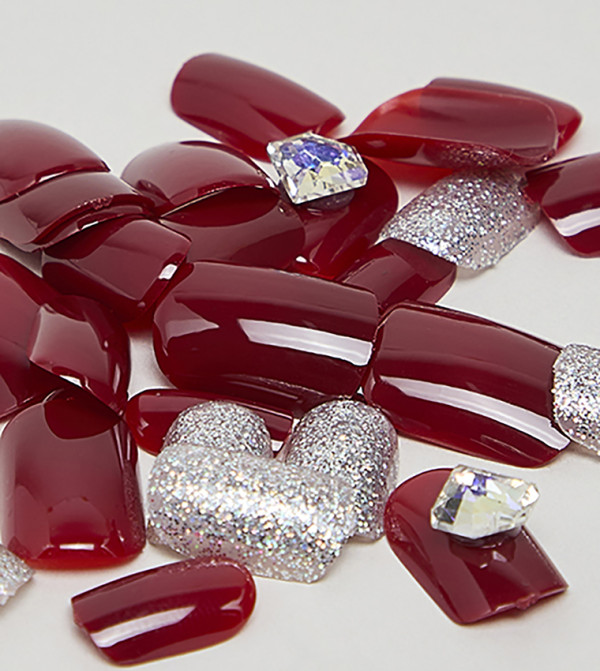 أر آند بي  إكسسوارات الأظافر - أحمر  Nail Accessories