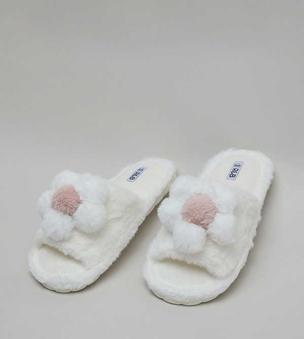 أر آند بي شباشب - عاجي Bedroom Slippers